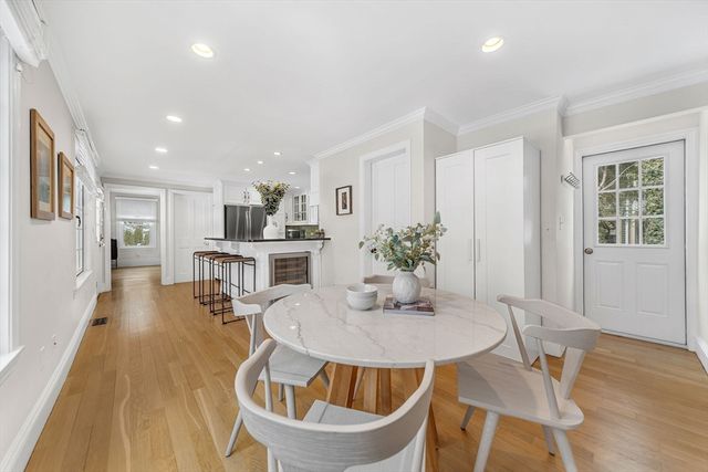 266 Langley Rd 1, Newton, MA 02459