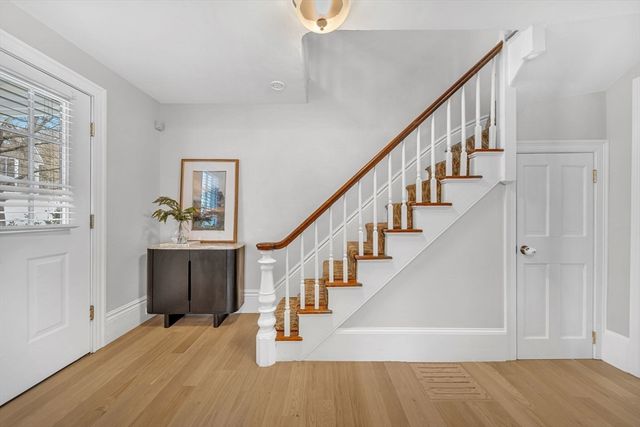 266 Langley Rd 1, Newton, MA 02459