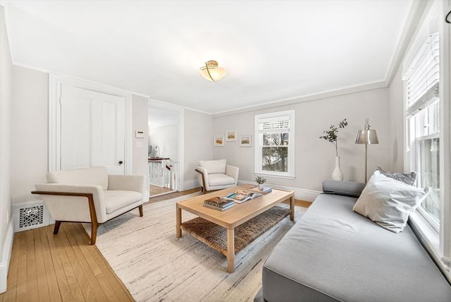 266 Langley Rd 1, Newton, MA 02459