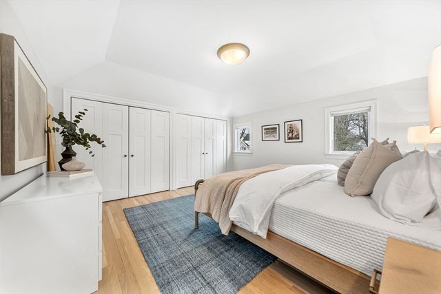 266 Langley Rd 1, Newton, MA 02459