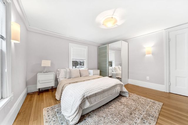 266 Langley Rd 1, Newton, MA 02459