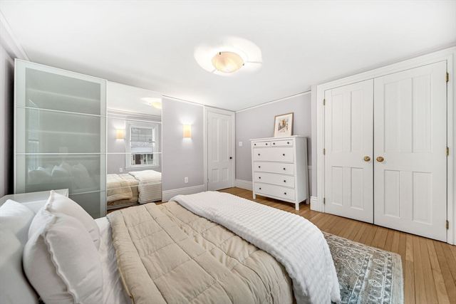 266 Langley Rd 1, Newton, MA 02459