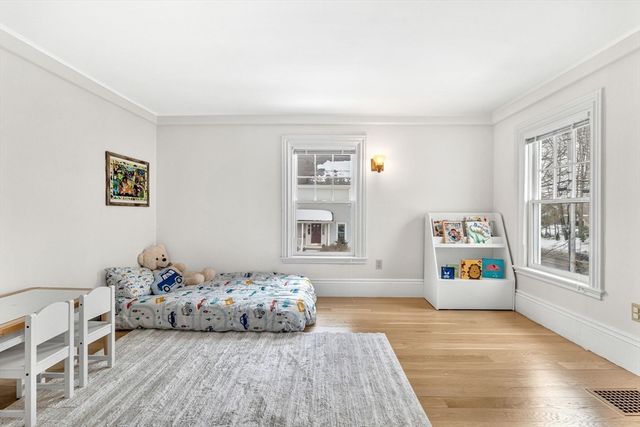 266 Langley Rd 1, Newton, MA 02459