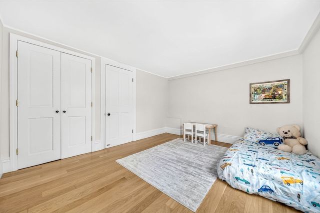 266 Langley Rd 1, Newton, MA 02459