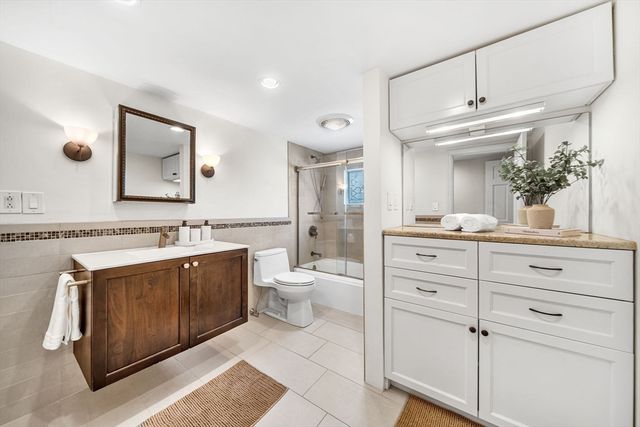 266 Langley Rd 1, Newton, MA 02459