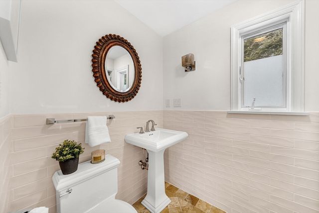 266 Langley Rd 1, Newton, MA 02459