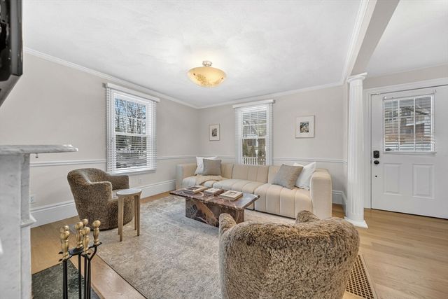 266 Langley Rd 1, Newton, MA 02459