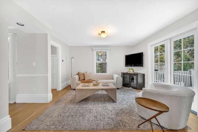 266 Langley Rd 1, Newton, MA 02459