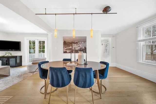 266 Langley Rd 1, Newton, MA 02459