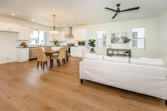 423 Cleveland St, Woodland, CA 95695