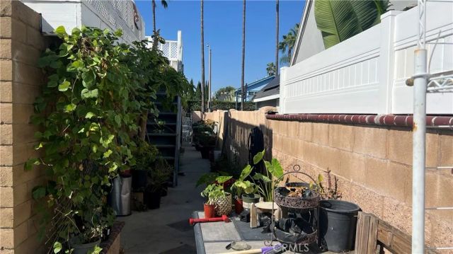 1524 E Glendale, Orange, CA 92865