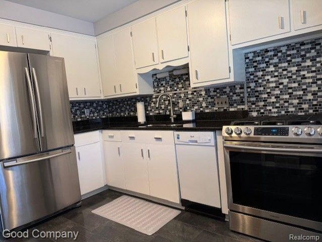 1002 E Lincoln Avenue, Royal Oak, MI 48067