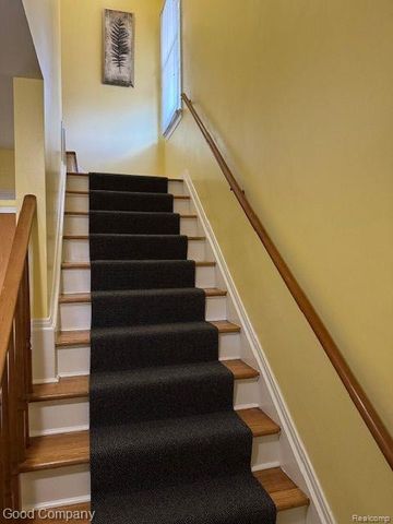 1002 E Lincoln Avenue, Royal Oak, MI 48067