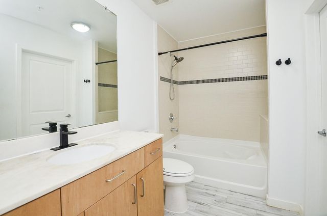 5925 Almeda Road 11612, Houston, TX 77004