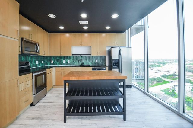 5925 Almeda Road 11612, Houston, TX 77004
