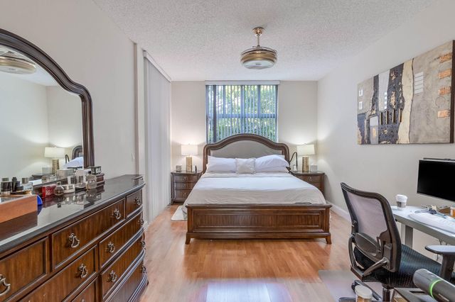 9755 NW 52nd St 112, Doral, FL 33178