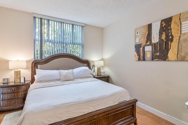 9755 NW 52nd St 112, Doral, FL 33178