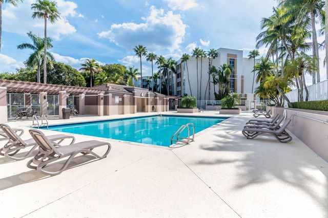 9755 NW 52nd St 112, Doral, FL 33178