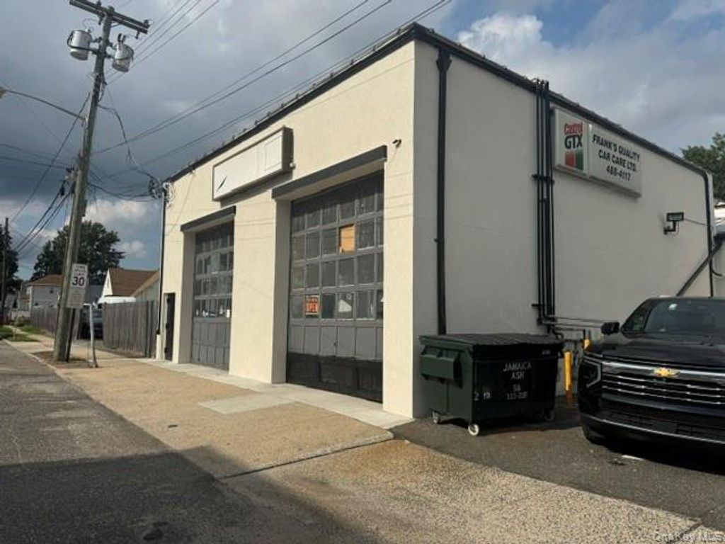 387 Jericho Turnpike, Floral Park, NY 11001 — exterior