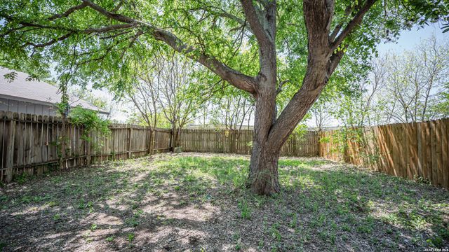 9914 Ardash Ln, San Antonio, TX 78250