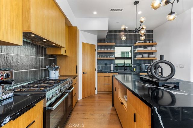 171 Savona Walk, Long Beach, CA 90803