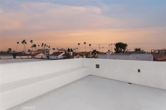 171 Savona Walk, Long Beach, CA 90803