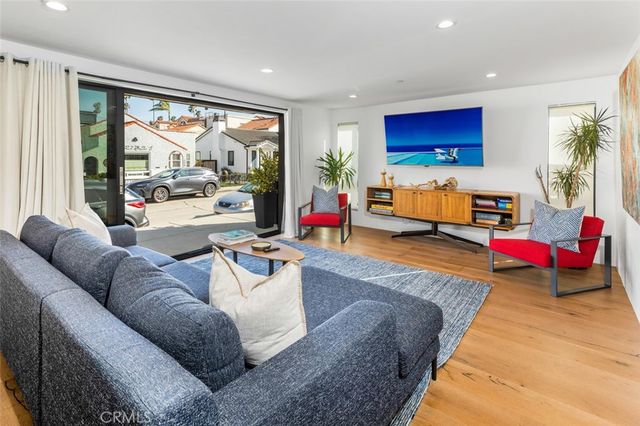 171 Savona Walk, Long Beach, CA 90803