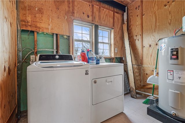 104 N Pine Avenue, Gentry, AR 72734