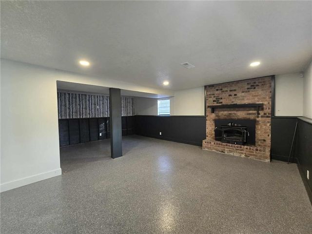 1502 S Main Street, Clinton, MO 64735