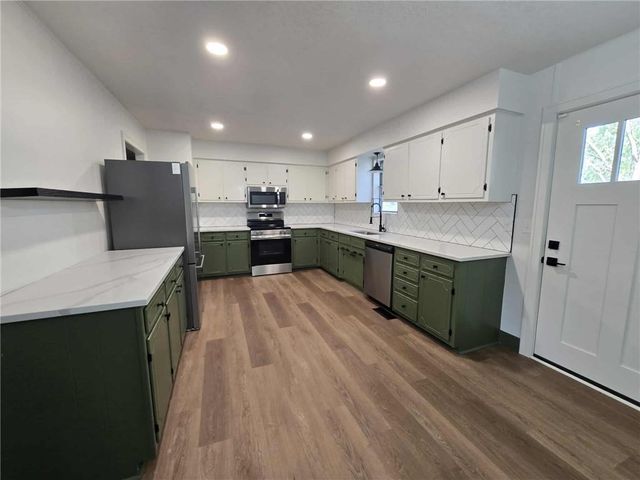 1502 S Main Street, Clinton, MO 64735