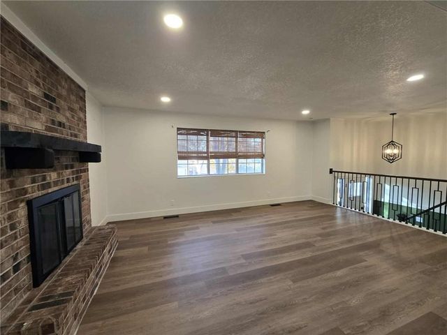 1502 S Main Street, Clinton, MO 64735