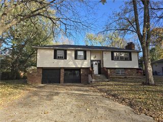 1502 S Main Street, Clinton, MO 64735