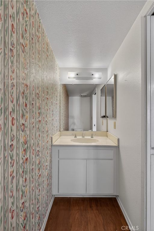 Image 11 of property listing at 9950 Topanga Canyon Boulevard 43, Chatsworth, CA 91311