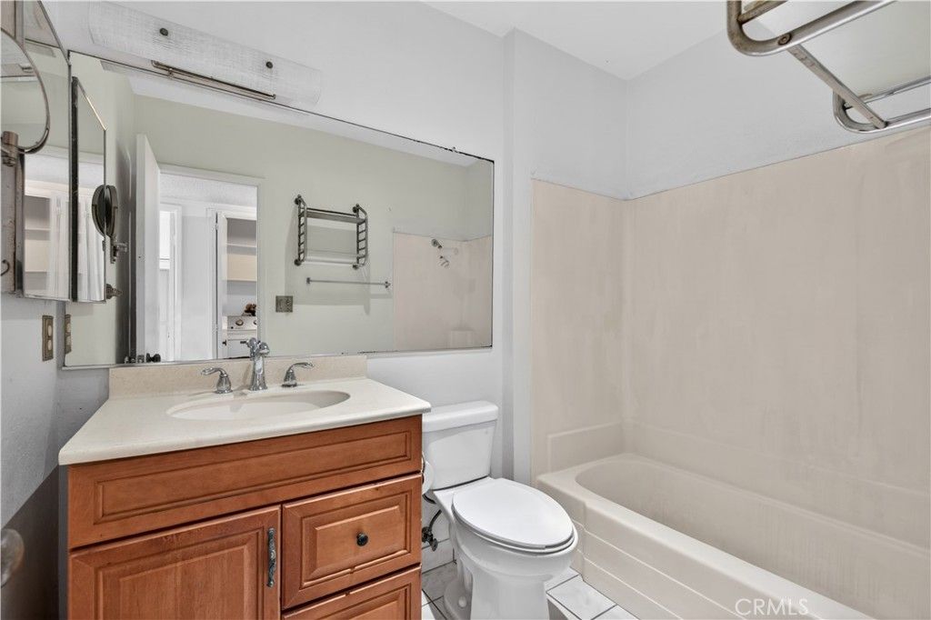 Image 15 of property listing at 9950 Topanga Canyon Boulevard 43, Chatsworth, CA 91311