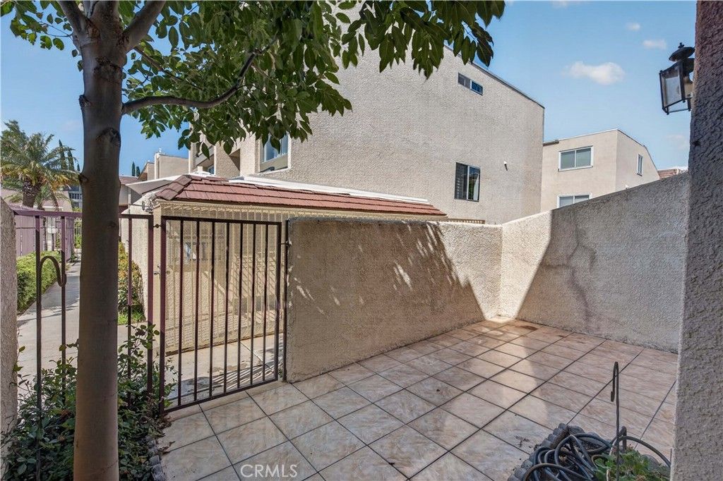 Image 3 of property listing at 9950 Topanga Canyon Boulevard 43, Chatsworth, CA 91311