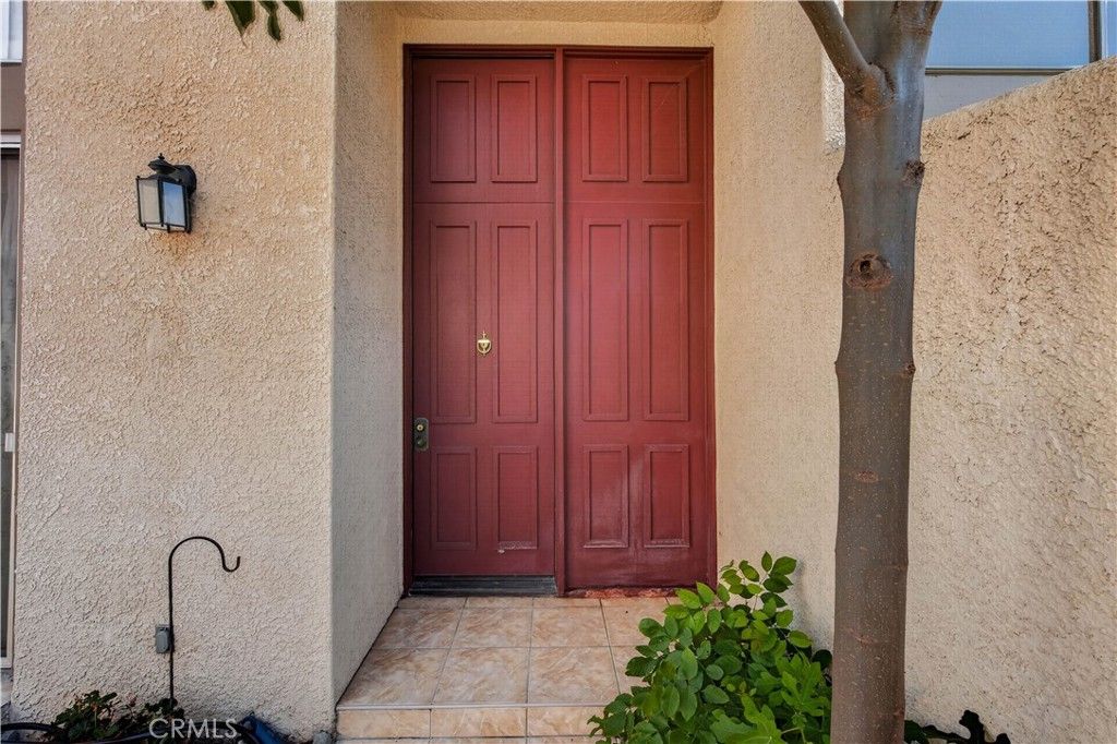 Image 5 of property listing at 9950 Topanga Canyon Boulevard 43, Chatsworth, CA 91311