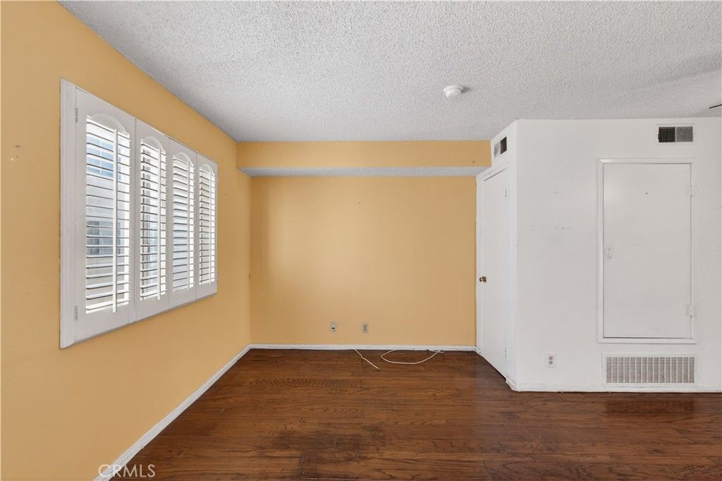 Image 9 of property listing at 9950 Topanga Canyon Boulevard 43, Chatsworth, CA 91311