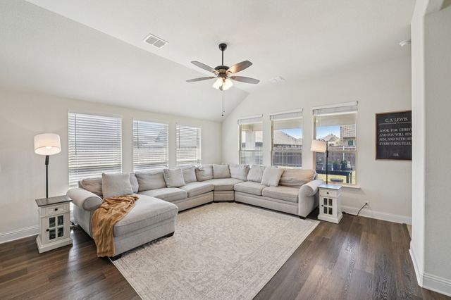 1811 Sunflower Drive, Glenn Heights, TX 75154