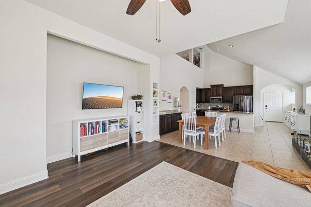 1811 Sunflower Drive, Glenn Heights, TX 75154