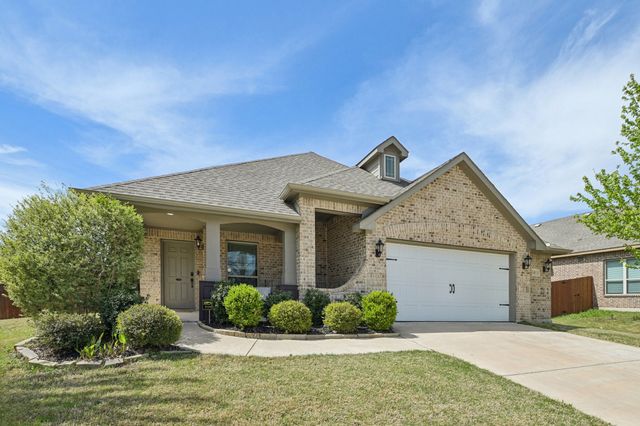 1811 Sunflower Drive, Glenn Heights, TX 75154