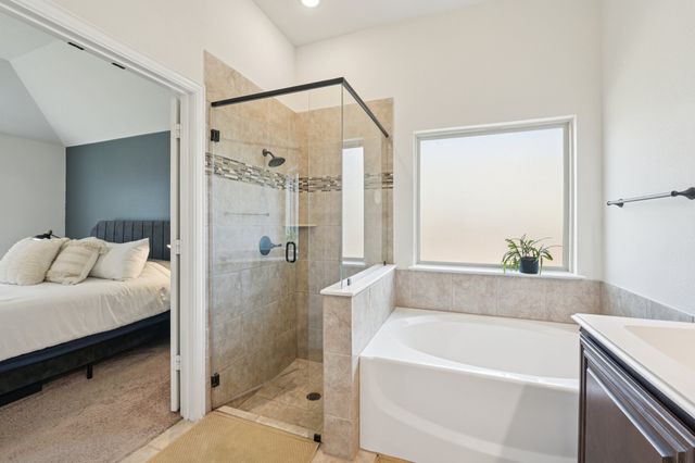 1811 Sunflower Drive, Glenn Heights, TX 75154