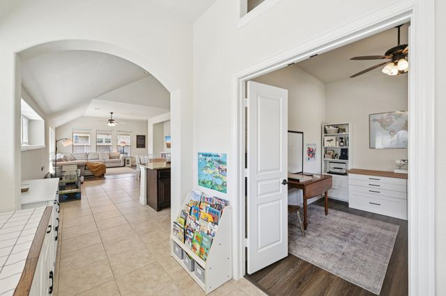 1811 Sunflower Drive, Glenn Heights, TX 75154