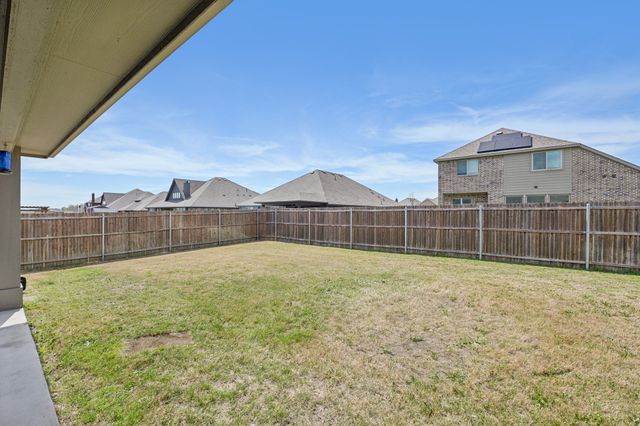 1811 Sunflower Drive, Glenn Heights, TX 75154