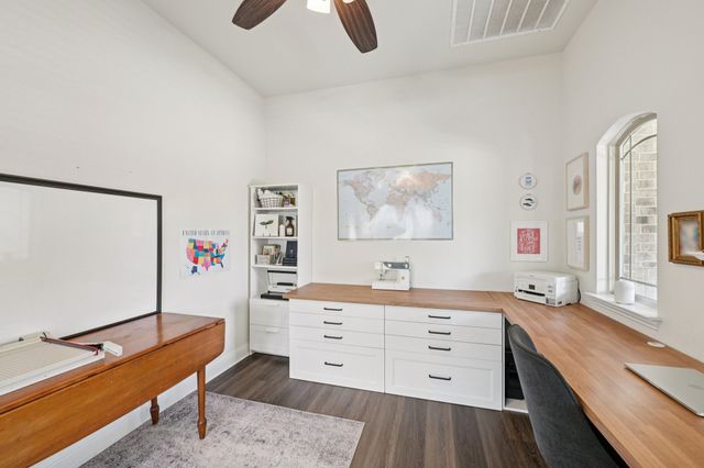 1811 Sunflower Drive, Glenn Heights, TX 75154