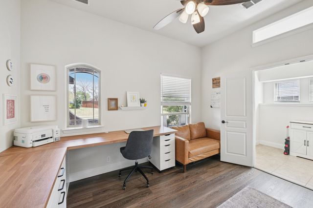 1811 Sunflower Drive, Glenn Heights, TX 75154