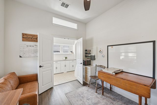 1811 Sunflower Drive, Glenn Heights, TX 75154