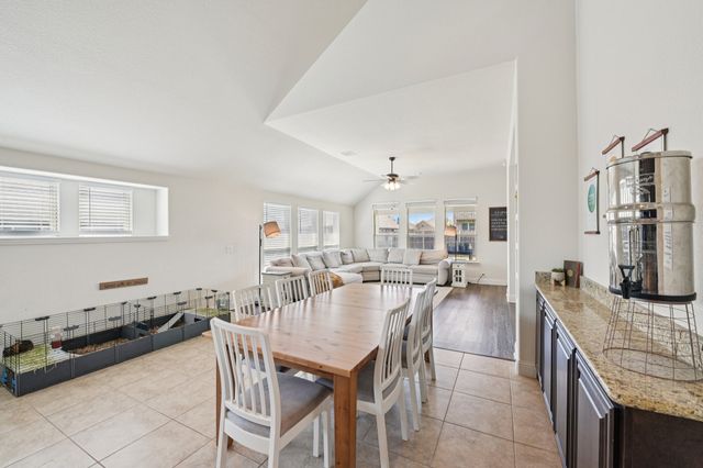 1811 Sunflower Drive, Glenn Heights, TX 75154