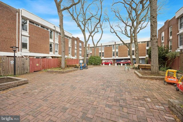 18 UNIVERSITY MEWS, Philadelphia, PA 19104