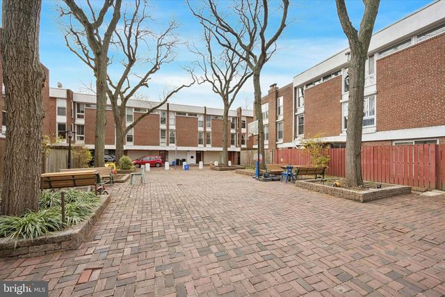 18 UNIVERSITY MEWS, Philadelphia, PA 19104