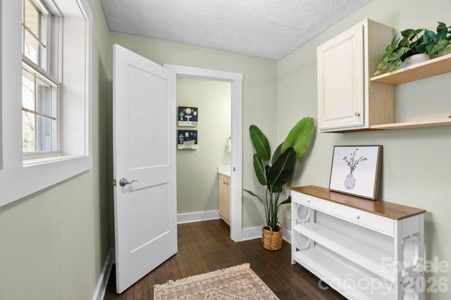 8 Fiver Lane, Asheville, NC 28803